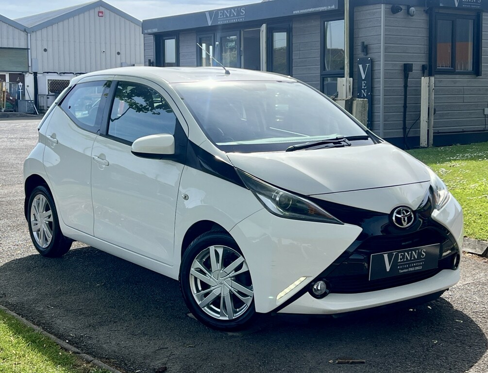 Toyota Aygo Hatchback 1.0 Vvt-i X-pression 201564 White