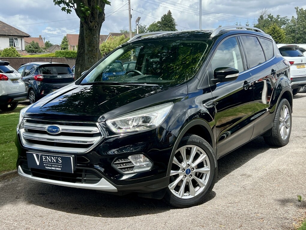 Ford Kuga Suv 1.5 T Ecoboost Titanium Edition 201919 Black #3