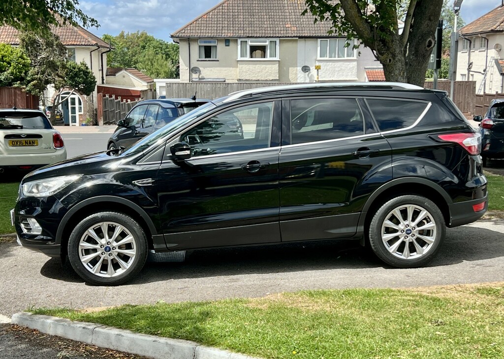Ford Kuga Suv 1.5 T Ecoboost Titanium Edition 201919 Black #4