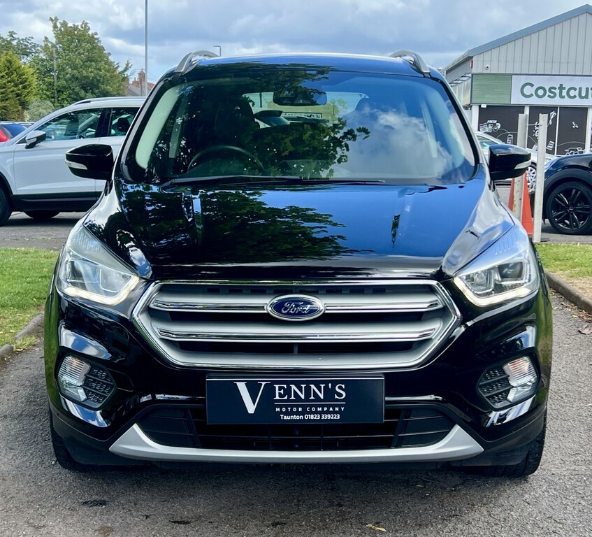 Ford Kuga Suv 1.5 T Ecoboost Titanium Edition 201919 Black #2