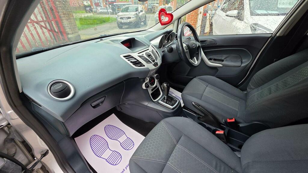 Ford Fiesta 1.25 Zetec 82 Red #21