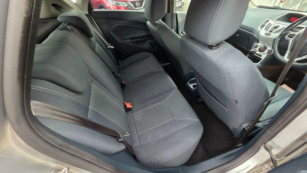 Ford Fiesta 1.25 Zetec 82 Red #23