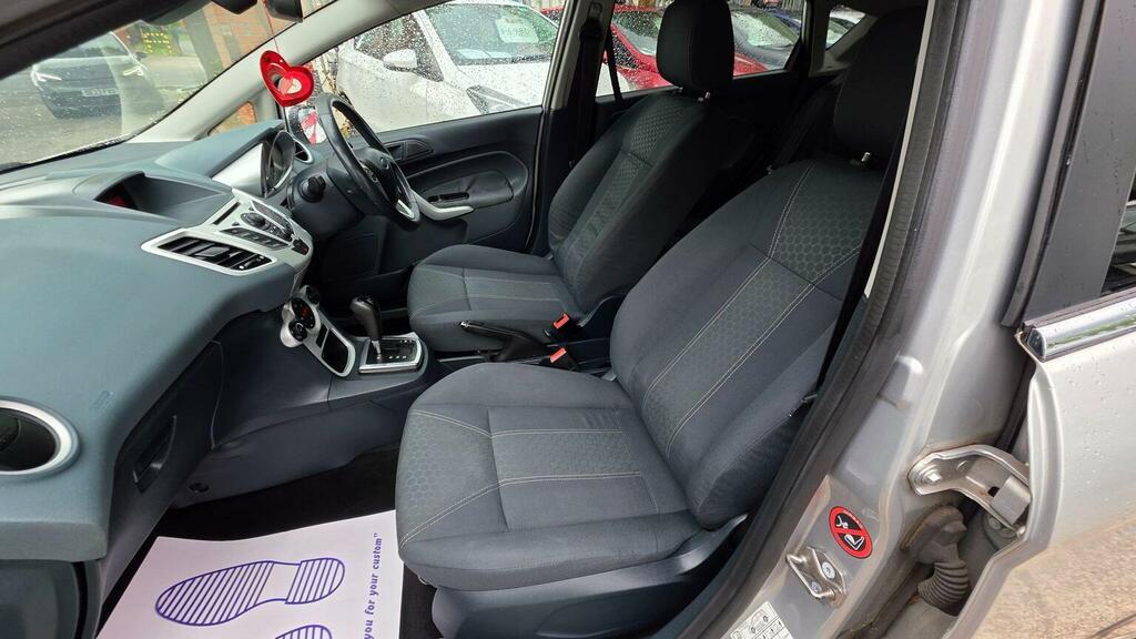 Ford Fiesta 1.25 Zetec 82 Red #25