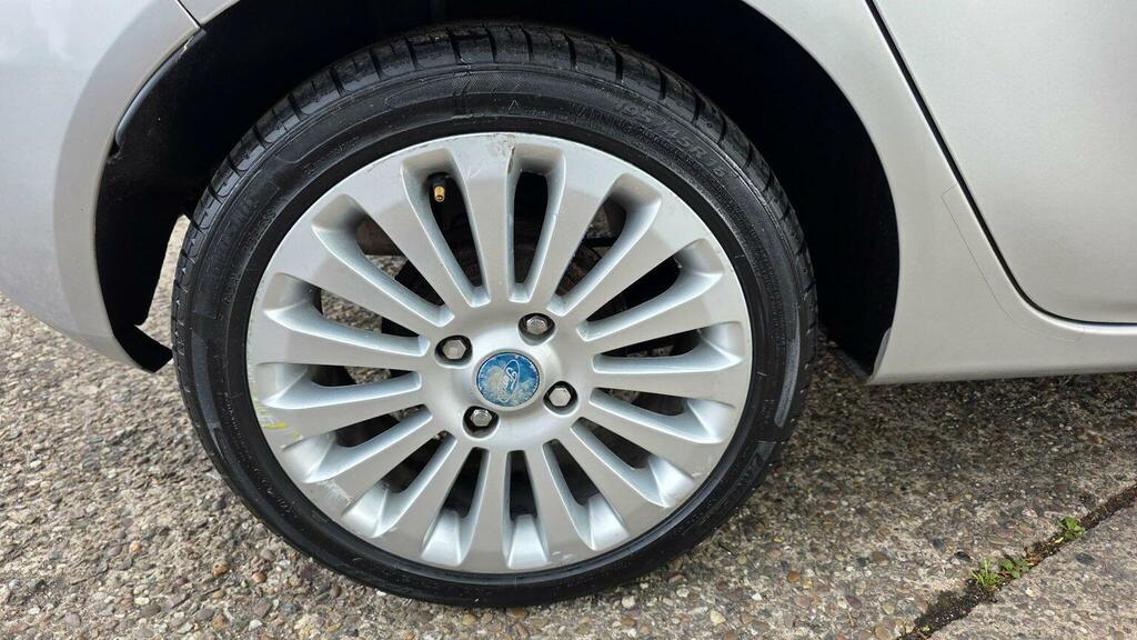 Ford Fiesta 1.25 Zetec 82 Red #34