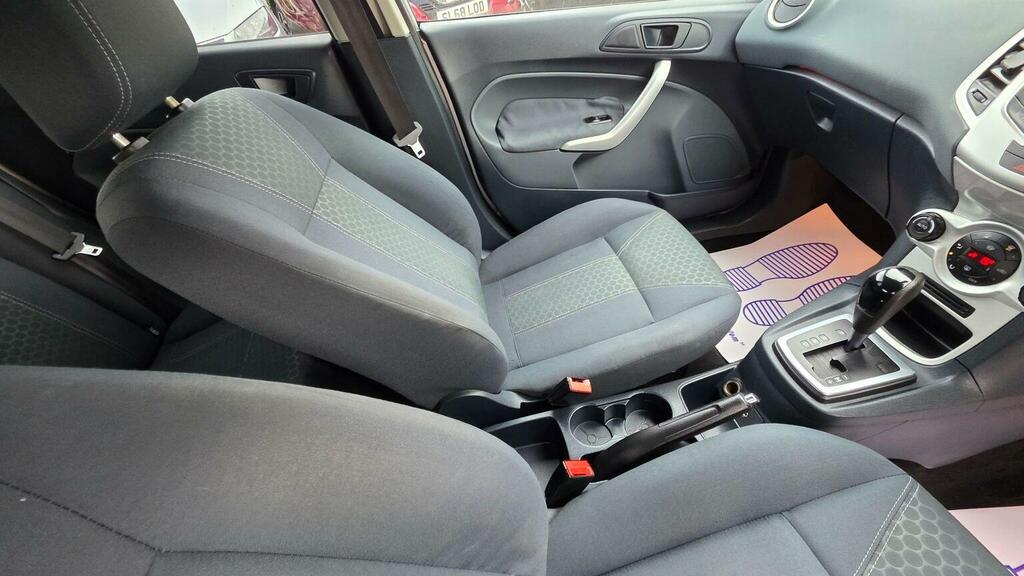 Ford Fiesta 1.25 Zetec 82 Red #26