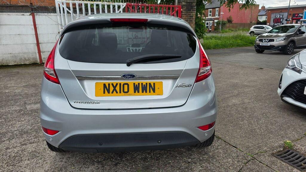 Ford Fiesta 1.25 Zetec 82 Red #11