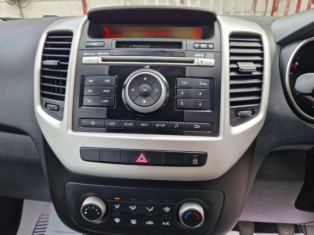 Kia Venga Mpv 1.6 4 Euro 6 201665 Silver #14