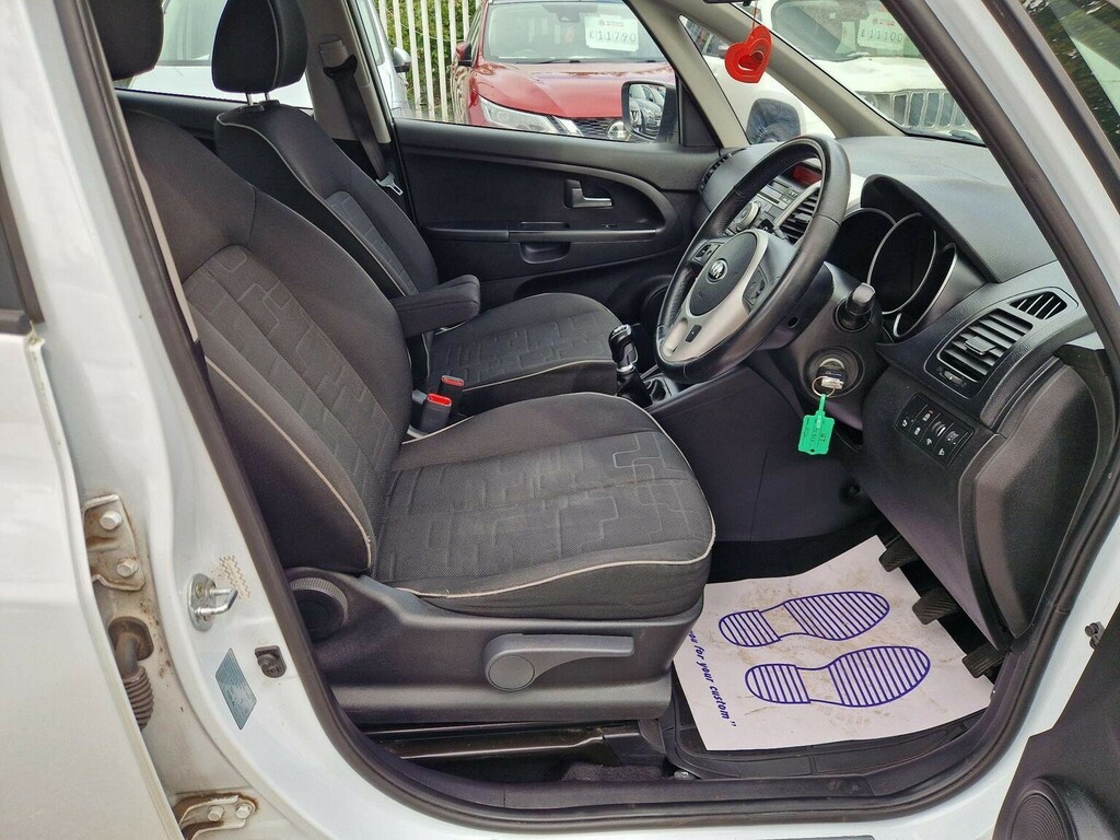 Kia Venga Mpv 1.6 4 Euro 6 201665 Silver #18