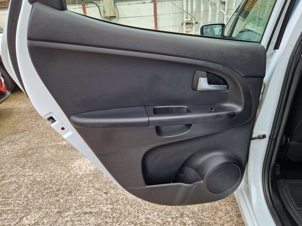 Kia Venga Mpv 1.6 4 Euro 6 201665 Silver #29