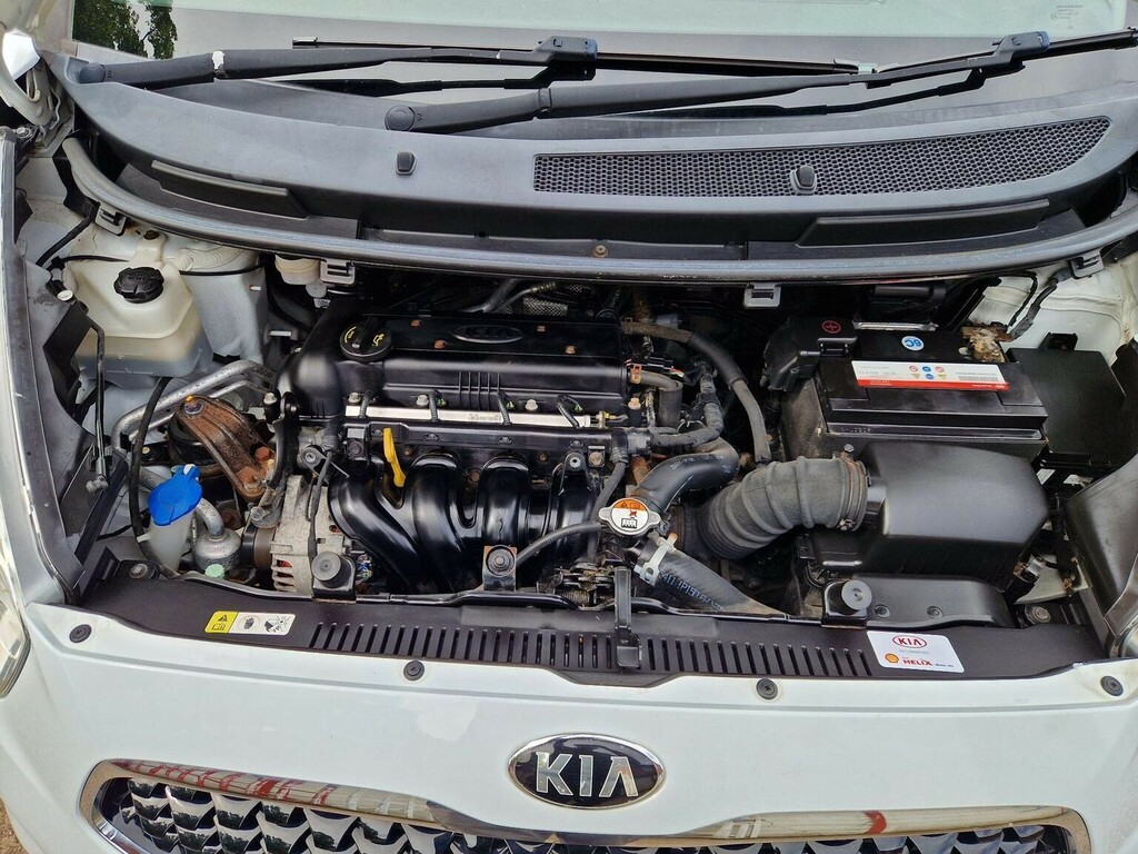 Kia Venga Mpv 1.6 4 Euro 6 201665 Silver #31