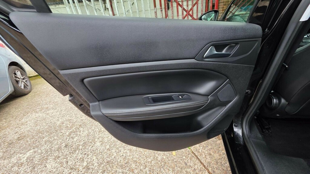 Peugeot 308 Convertible  #39