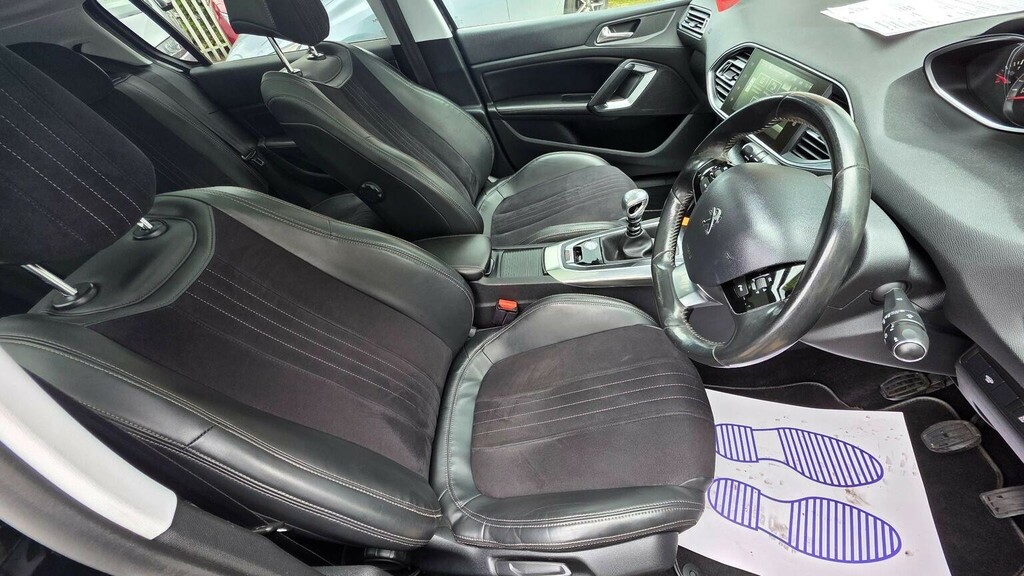 Peugeot 308 Convertible  #24