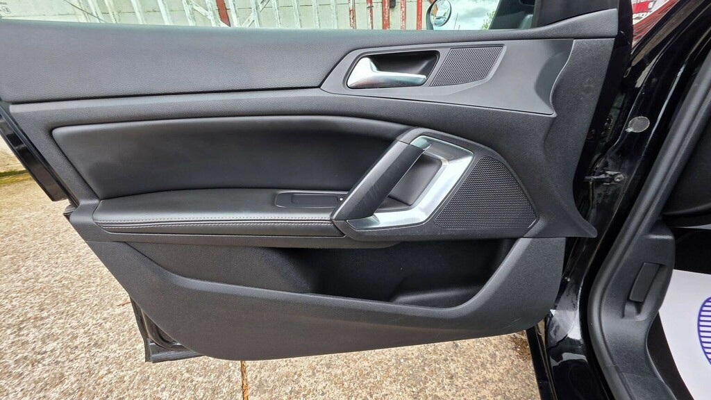 Peugeot 308 Convertible  #38