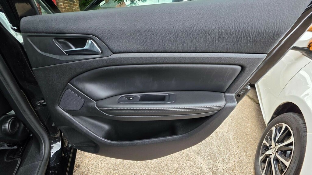 Peugeot 308 Convertible  #37
