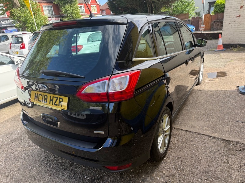 Ford Grand C-Max Grand Zetec Black #4