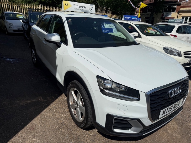 Audi Q2 Tdi Sport White #3