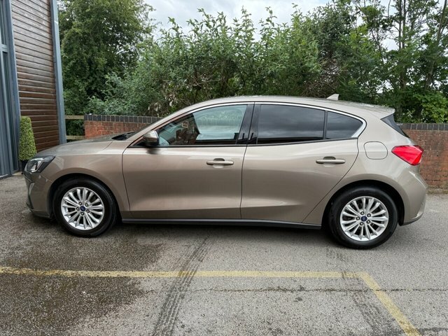 Ford Focus 1.0T Ecoboost Titanium Hatchback NY19OAS Silver #4
