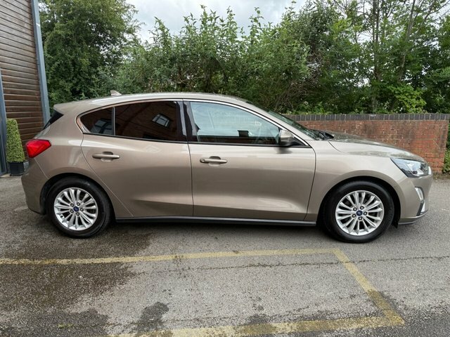 Ford Focus 1.0T Ecoboost Titanium Hatchback NY19OAS Silver #2
