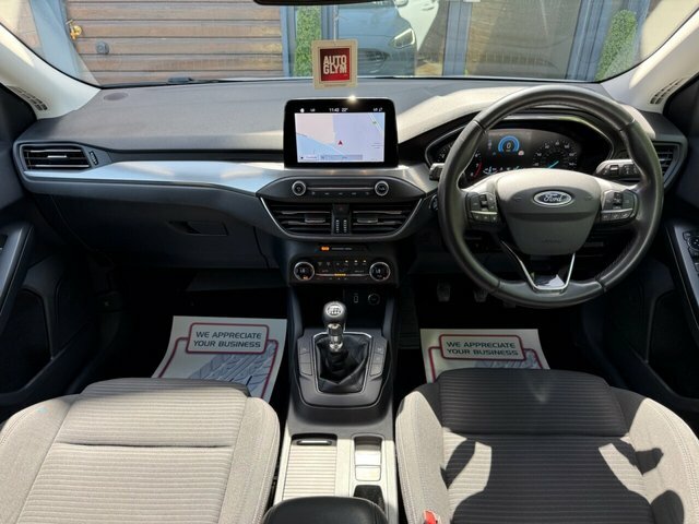 Ford Focus 1.0T Ecoboost Titanium Hatchback EF19OOA White #3