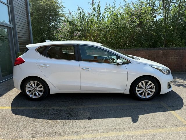 Kia Ceed 1.6 Gdi 2 Hatchback Euro 6 S S White #2