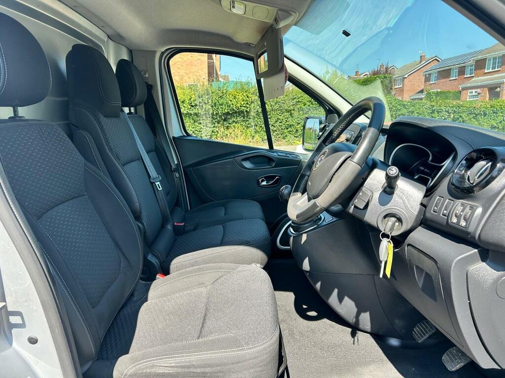 Vauxhall Vivaro 1.6L Null White #12