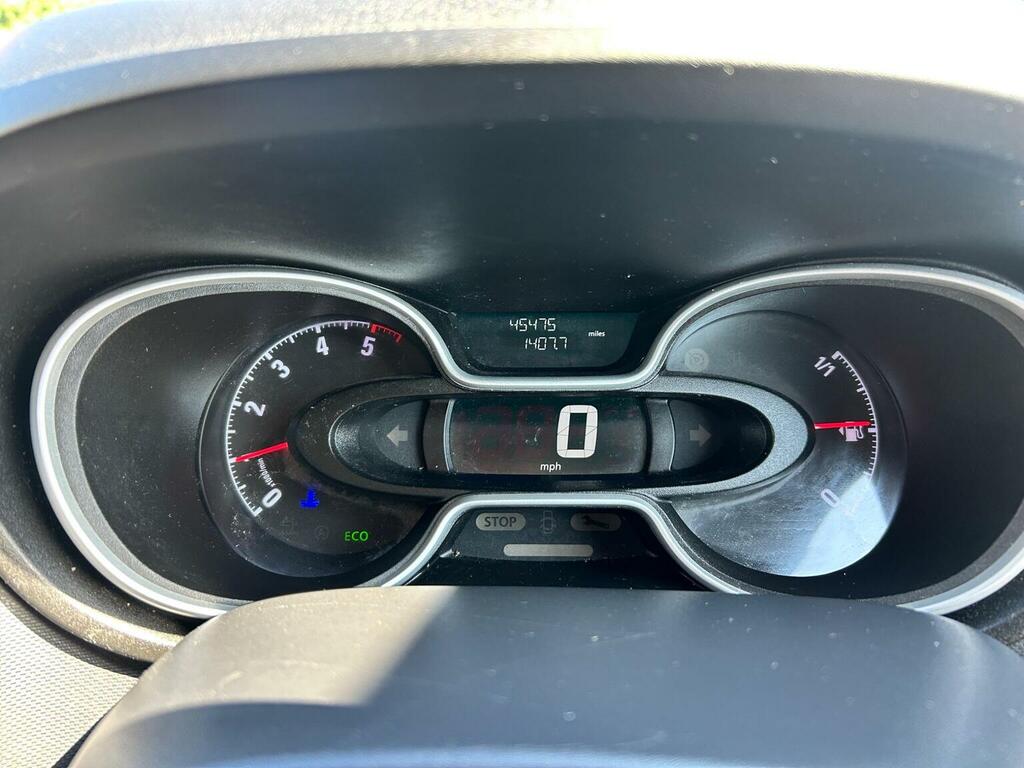 Vauxhall Vivaro 1.6L Null White #13