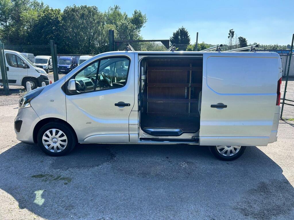 Vauxhall Vivaro 1.6L Null White #7