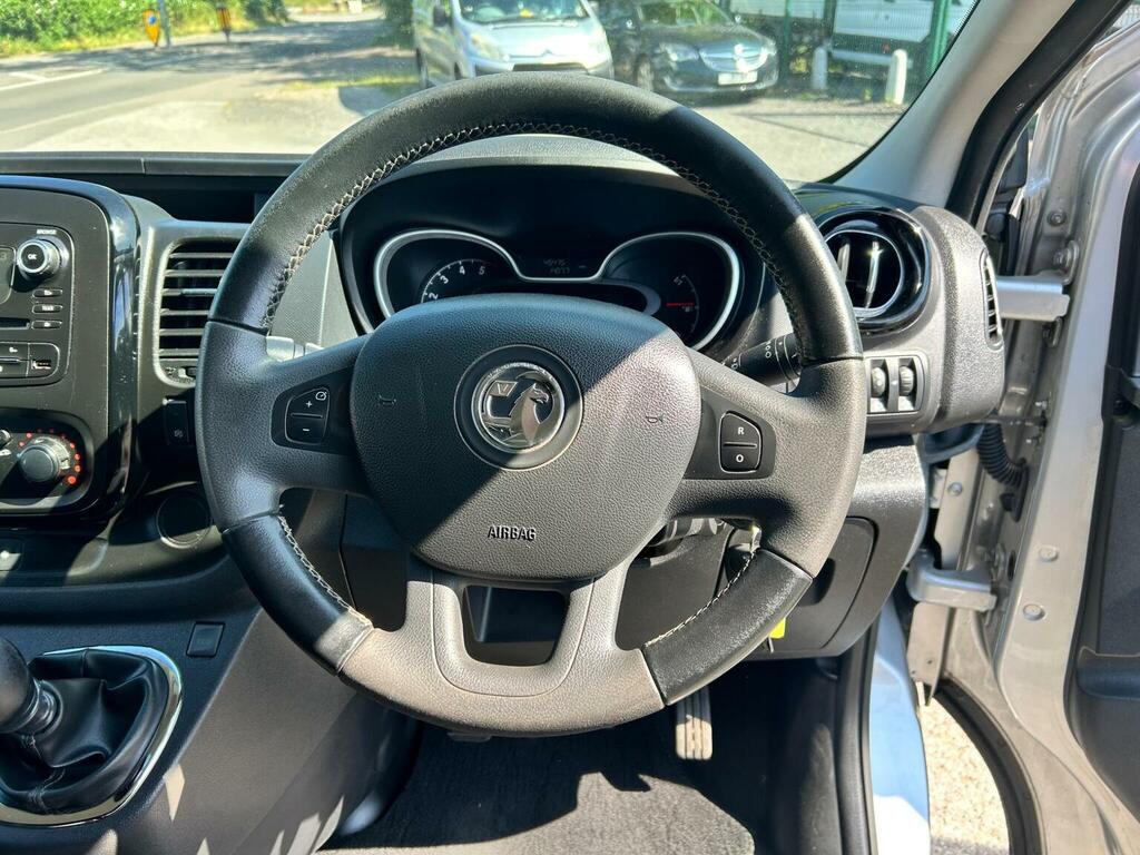 Vauxhall Vivaro 1.6L Null White #15