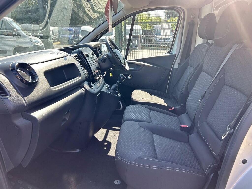 Vauxhall Vivaro 1.6L Null White #11