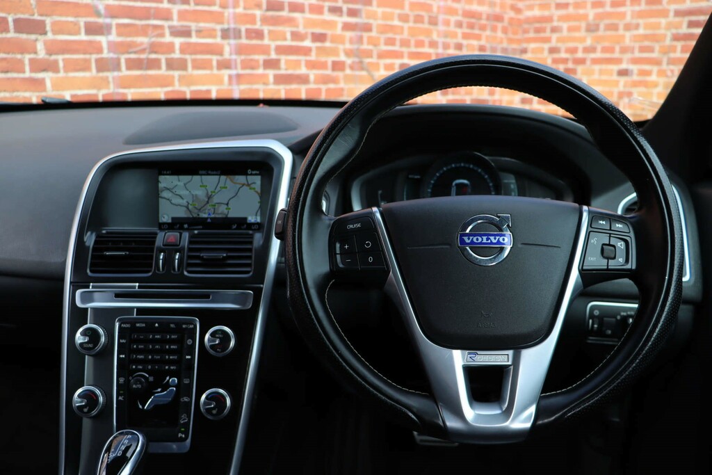 Volvo XC60 R-design Luxury Nav D5 Awd 4Wd MR53TCH #3