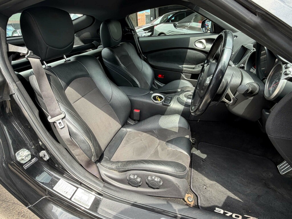 Nissan 370Z Coupe Silver #9