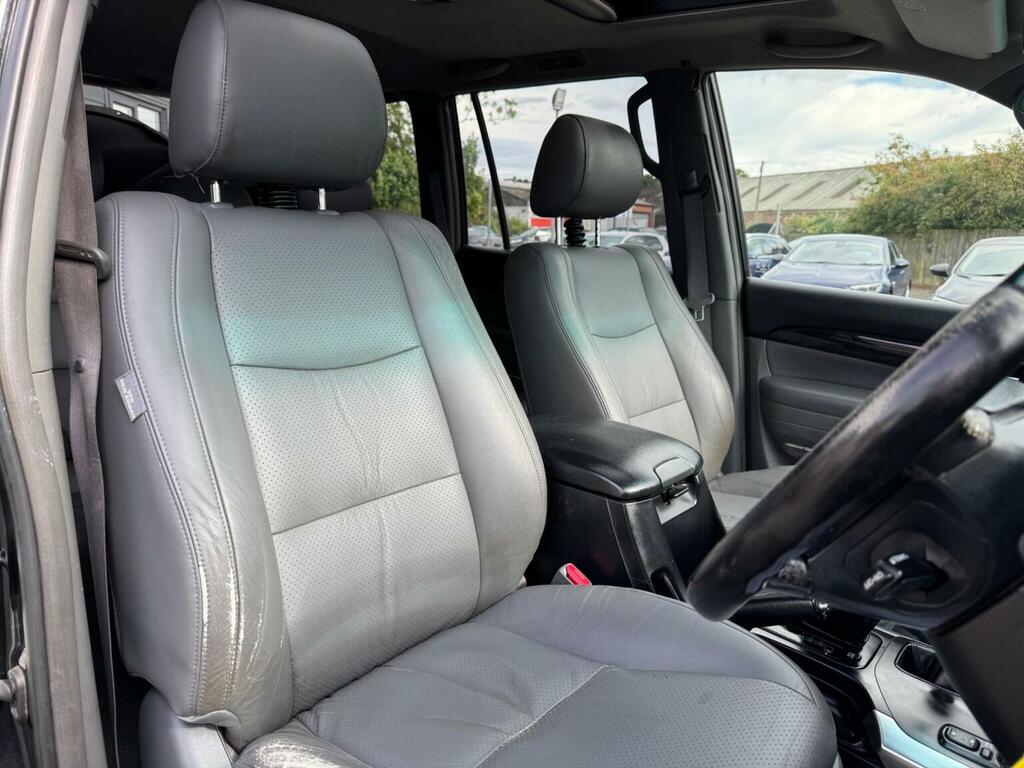 Toyota Land Cruiser Invincible D-4d 8 Str Grey #9