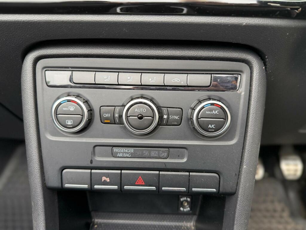 Volkswagen Beetle 60S Edition 2.0 Tdi 6X Services, Leather Heated White #17