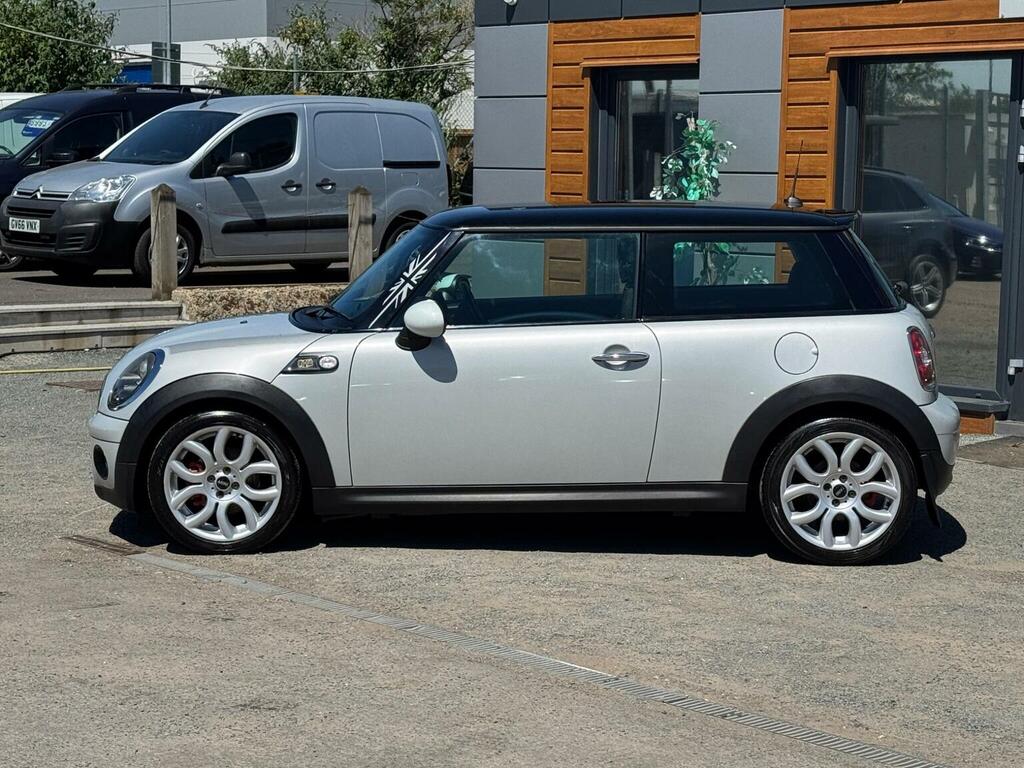 Mini Hatch 1.6 Cooper D Camden Euro 4 Silver #2