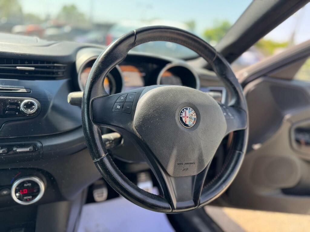 Alfa Romeo Giulietta Hatchback Red #17