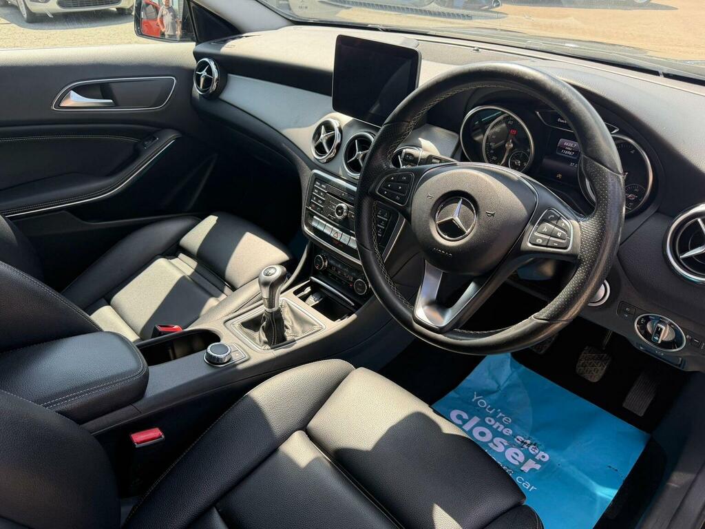 Mercedes-Benz GLA Class 2.1 Gla200d Sport Euro 6 Ss Black #5