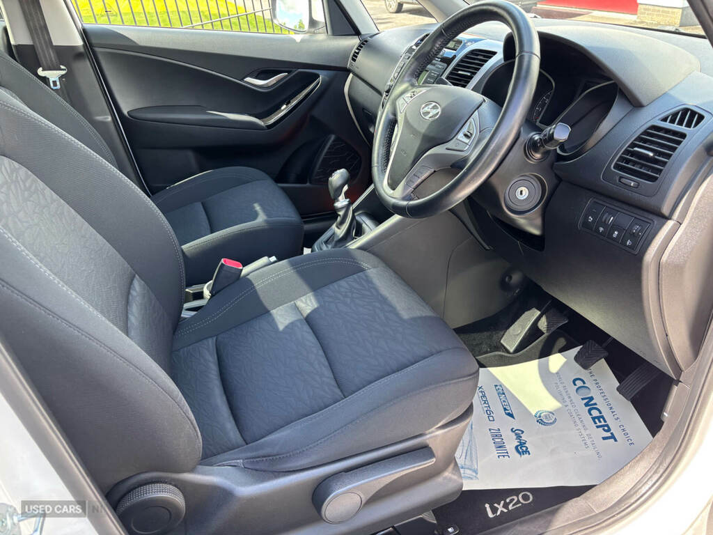 Hyundai Ix20 1.4 Style White #6