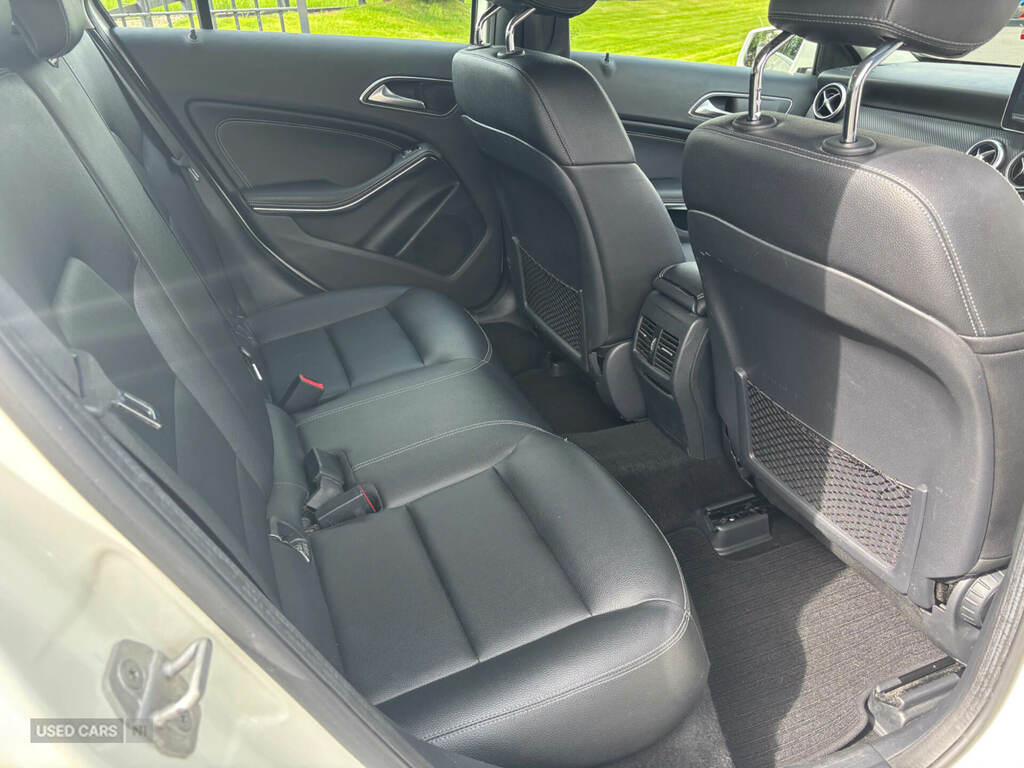 Mercedes-Benz A Class 1.5 A 180 D Amg Line Premium Plus 107 Bhp Green #7