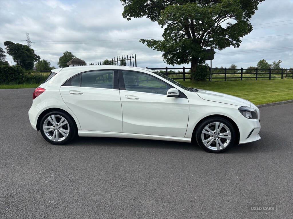 Mercedes-Benz A Class 1.5 A 180 D Amg Line Premium Plus 107 Bhp Green #3