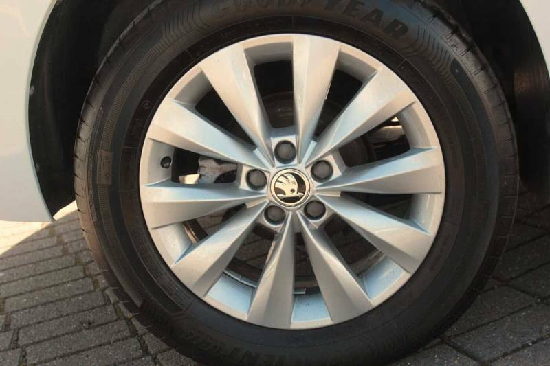Skoda Kamiq 1.0 Tsi 95 S - 2022 22 YP22WFE White #5