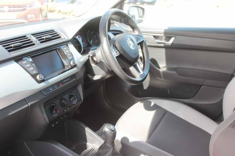 Skoda Fabia 1.0 Tsi Colour Edition - 2018 18 KR18UFX Black #2
