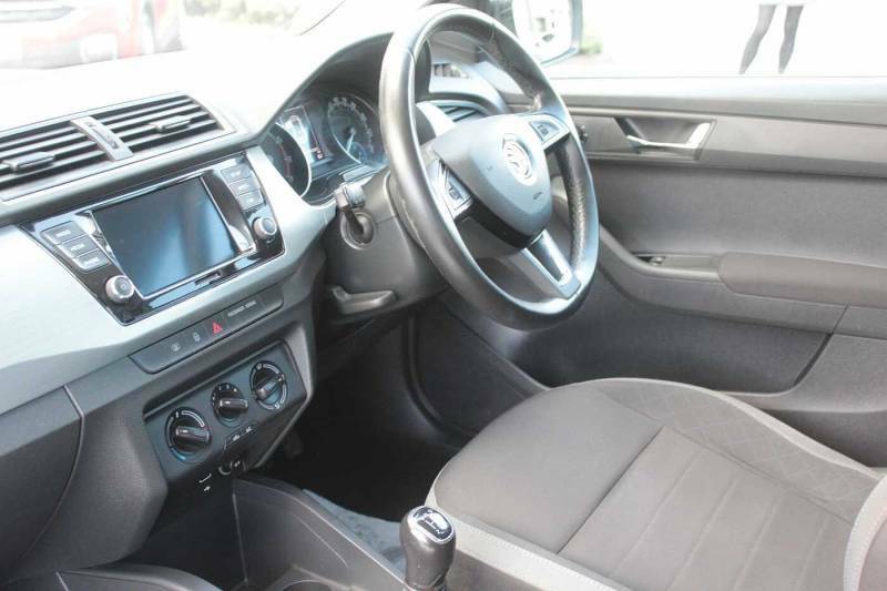 Skoda Fabia 1.0 Mpi Colour Edition - 2020 20 AY20ZNR White #2