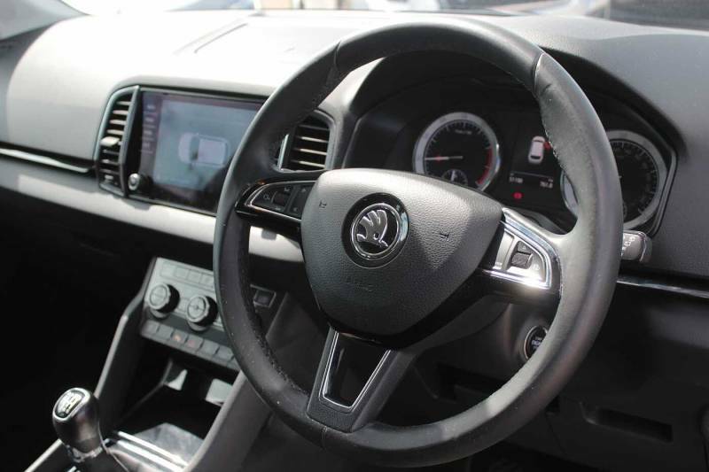 Skoda Karoq 1.5 Tsi Se L - 2019 68 NY68XMP Black #6