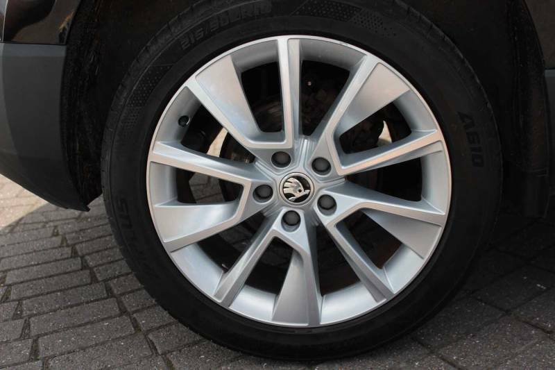 Skoda Karoq 1.5 Tsi Se L - 2019 68 NY68XMP Black #5