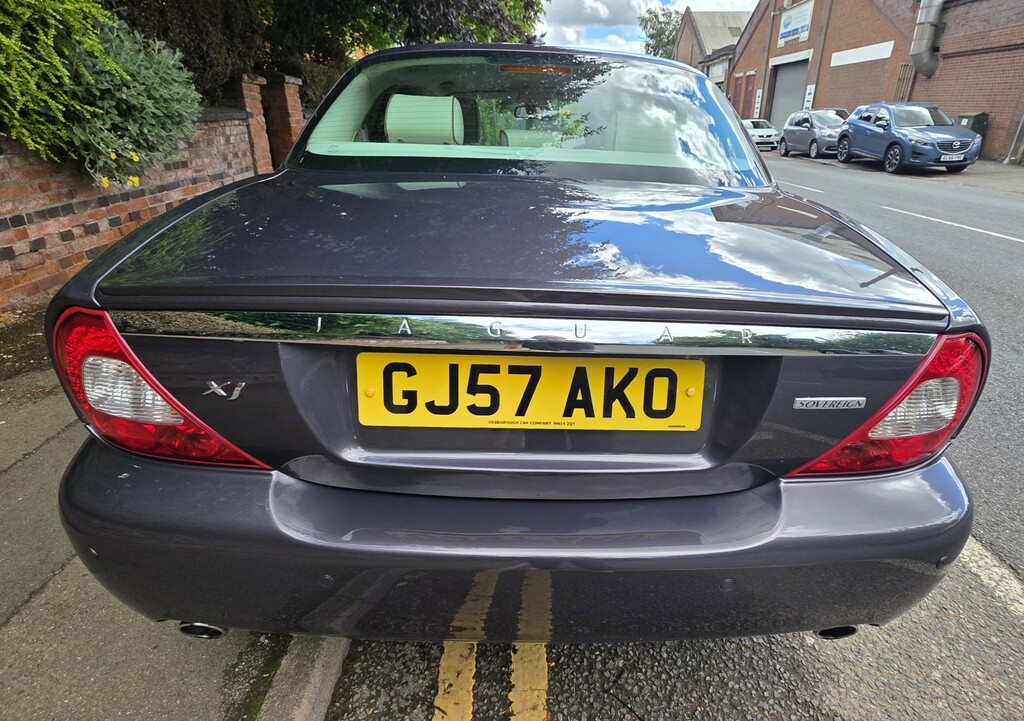 Jaguar XJ Saloon Black #7