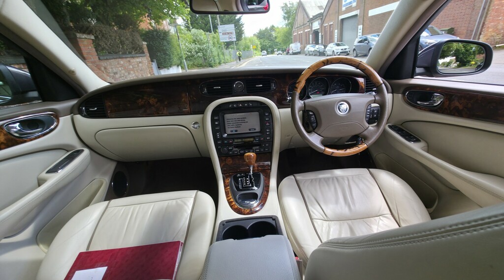 Jaguar XJ Saloon Black #12