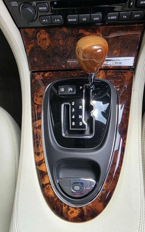 Jaguar XJ Saloon Black #9
