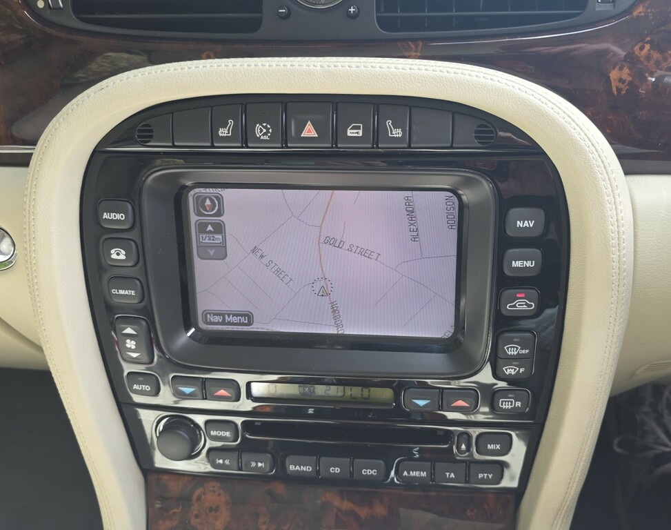 Jaguar XJ Saloon Black #21