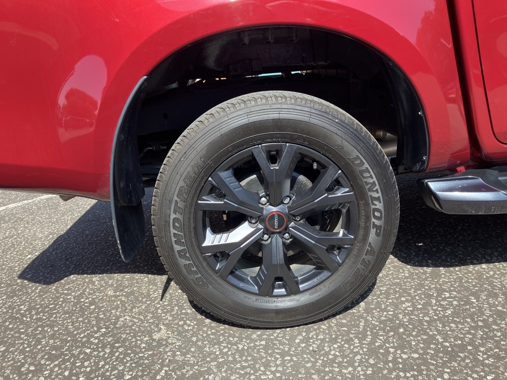 Isuzu D-Max 1.9 V-cross Double Cab 4X4 Red #6