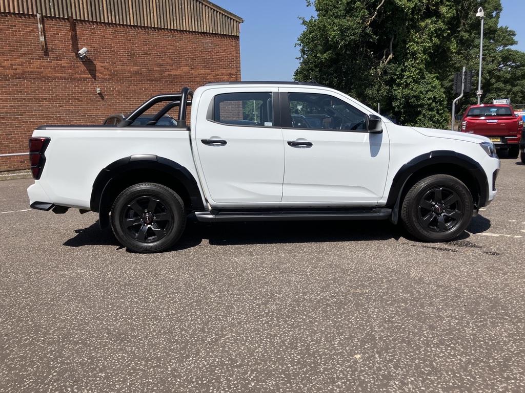 Isuzu D-Max 1.9 V-cross Double Cab 4X4 AU74ZFZ White #2